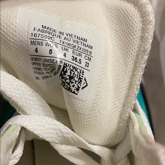 Unisex Chuck Taylor Converse sneakers high t… - Picture 10 of 11